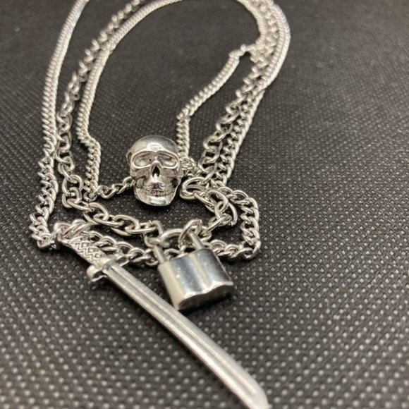 Gothic Skull Necklace Set - Picture 7 of 10
